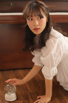 红衣小女孩2